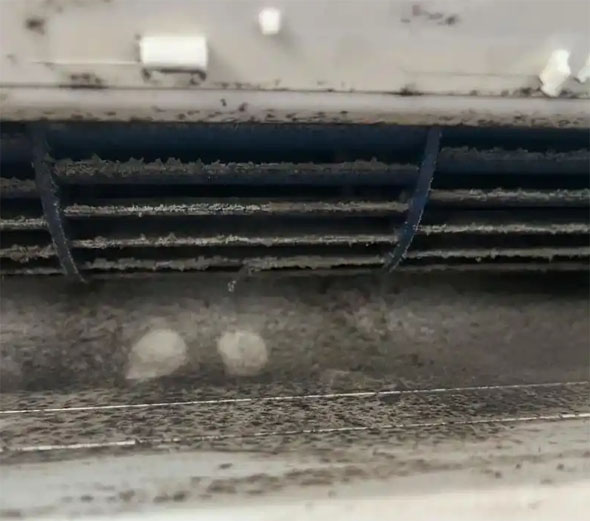 秀屿空调吹的风有股烧焦味是怎么回事